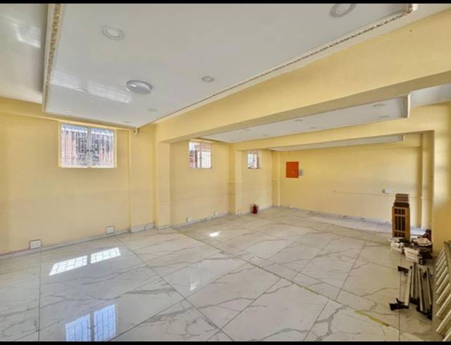 120M² FULL FLOOR TO LET IN BULWER